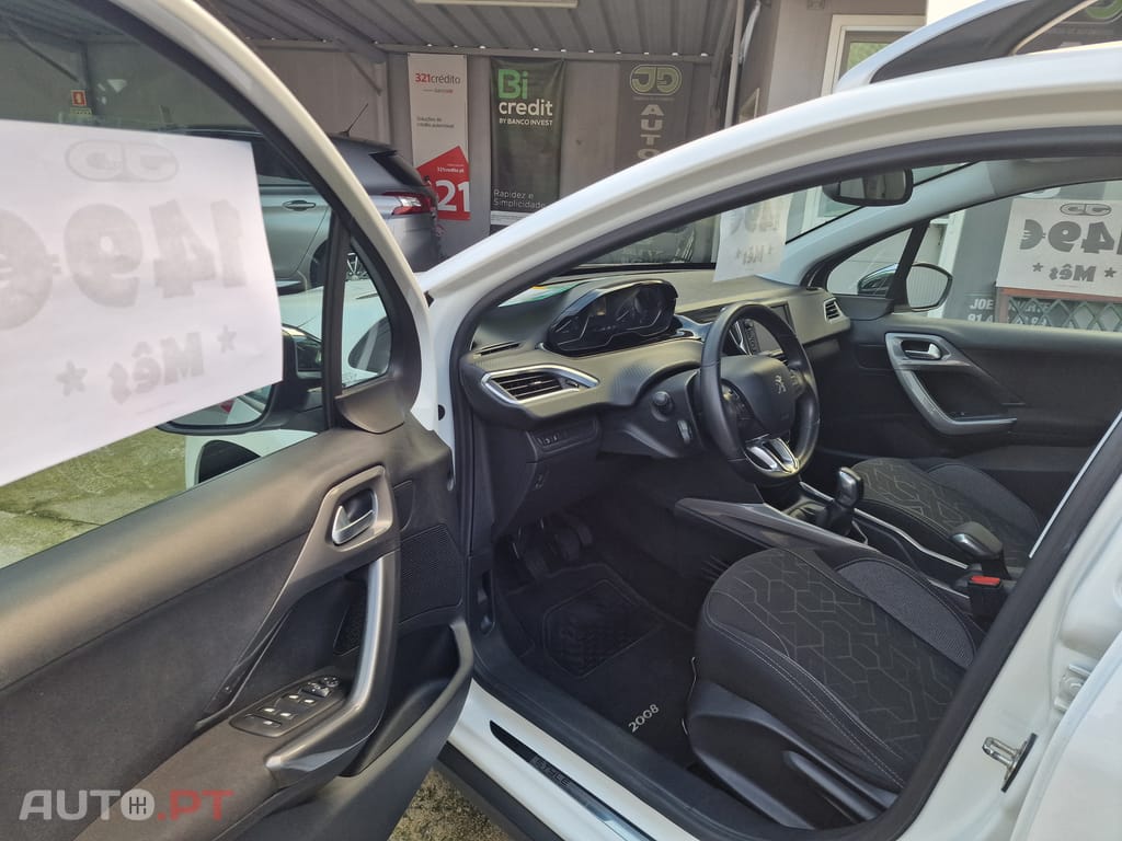 Peugeot 2008 1.2 Style Nacional  1Dono