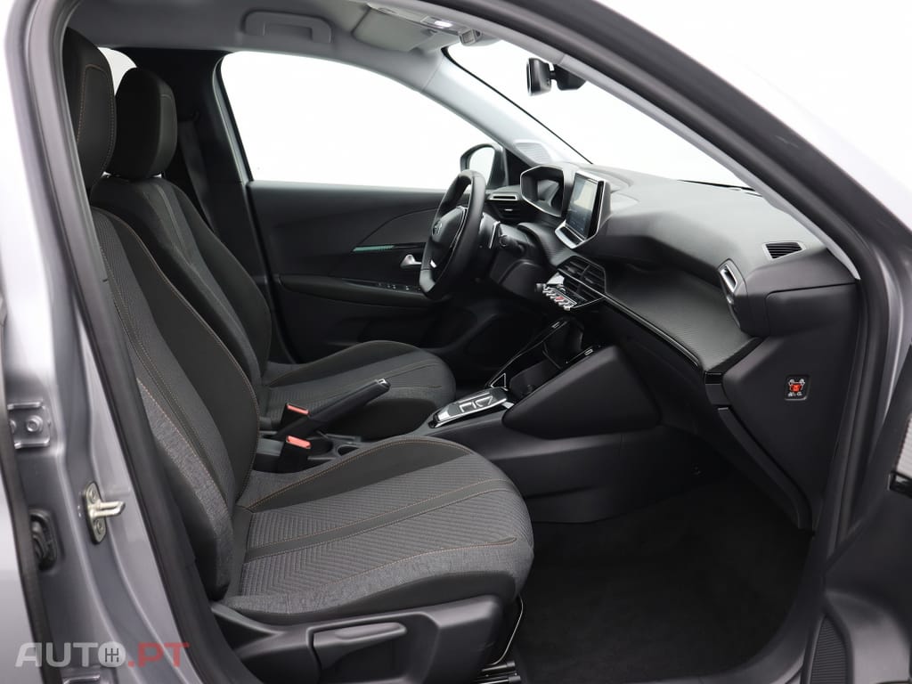 Peugeot 2008 1.2 Hybrid 145 e-DCS6 Style