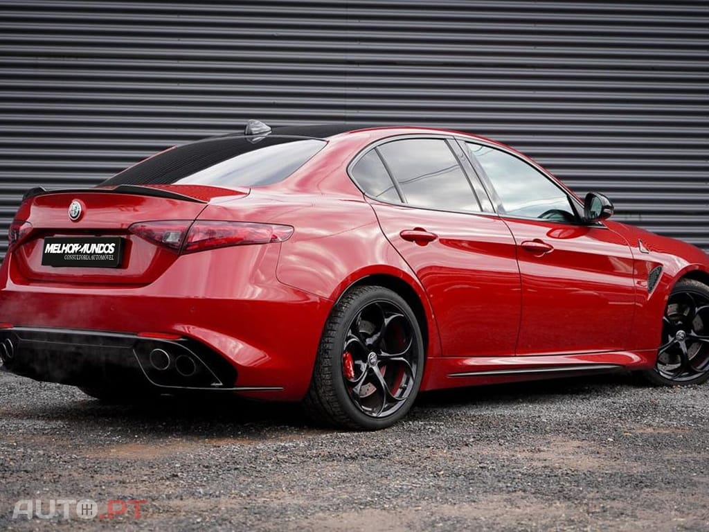 Alfa Romeo Giulia 2.9 V6 Bi-Turbo AT8 Quadrifoglio