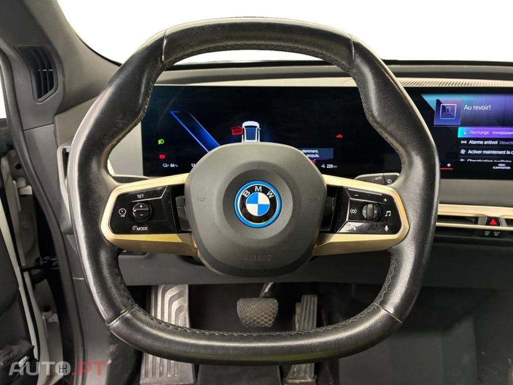 BMW iX xDrive 40