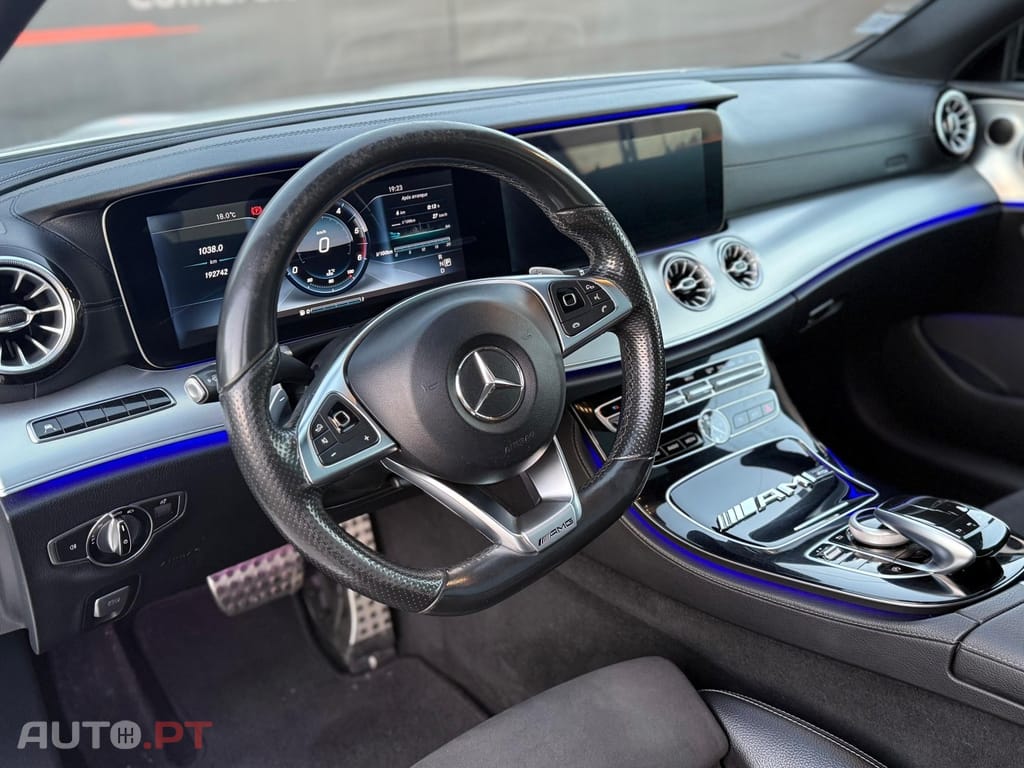 Mercedes-Benz E 220 AMG
