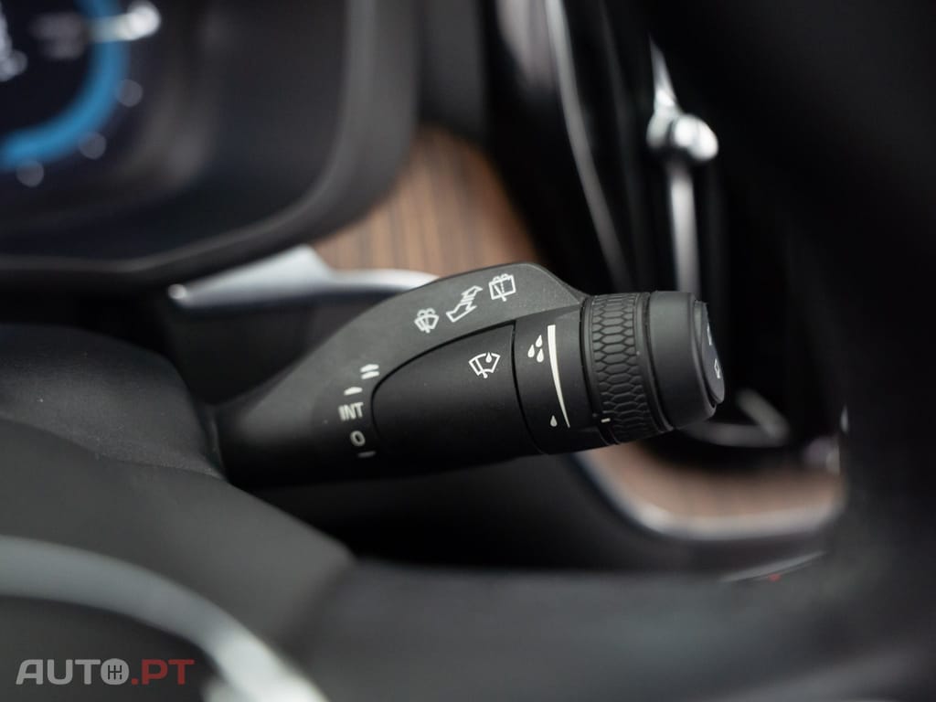 Volvo XC60 2.0 T6 PHEV Plus Dark