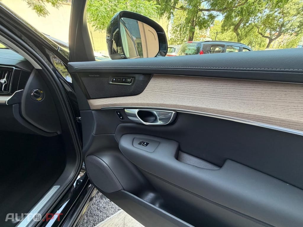 Volvo XC 90 2.0 T8 PHEV Plus Bright AWD — fotografia 25
