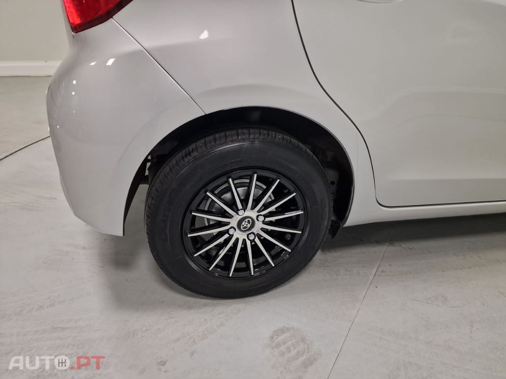 Toyota Yaris 1.0 VVT-I ACTIVE