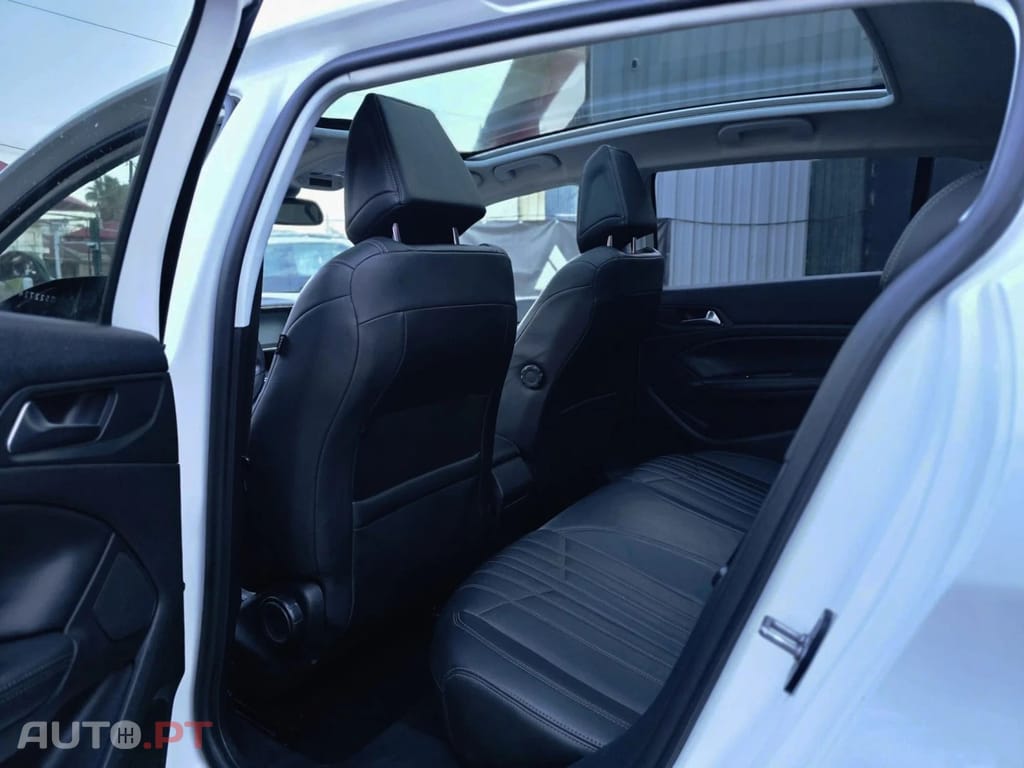 Peugeot 308 1.6 BlueHDi Allure J17