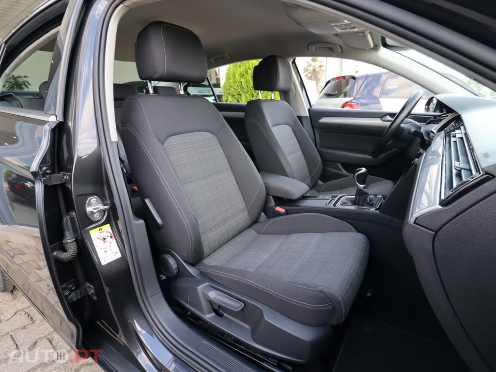 Volkswagen Passat 1.5 TSI Confortline