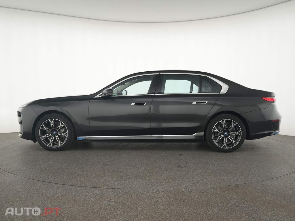 BMW i7 Pure Excellence