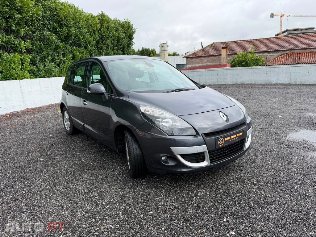 Renault Scénic 1.9 dCi FAP Dynamique