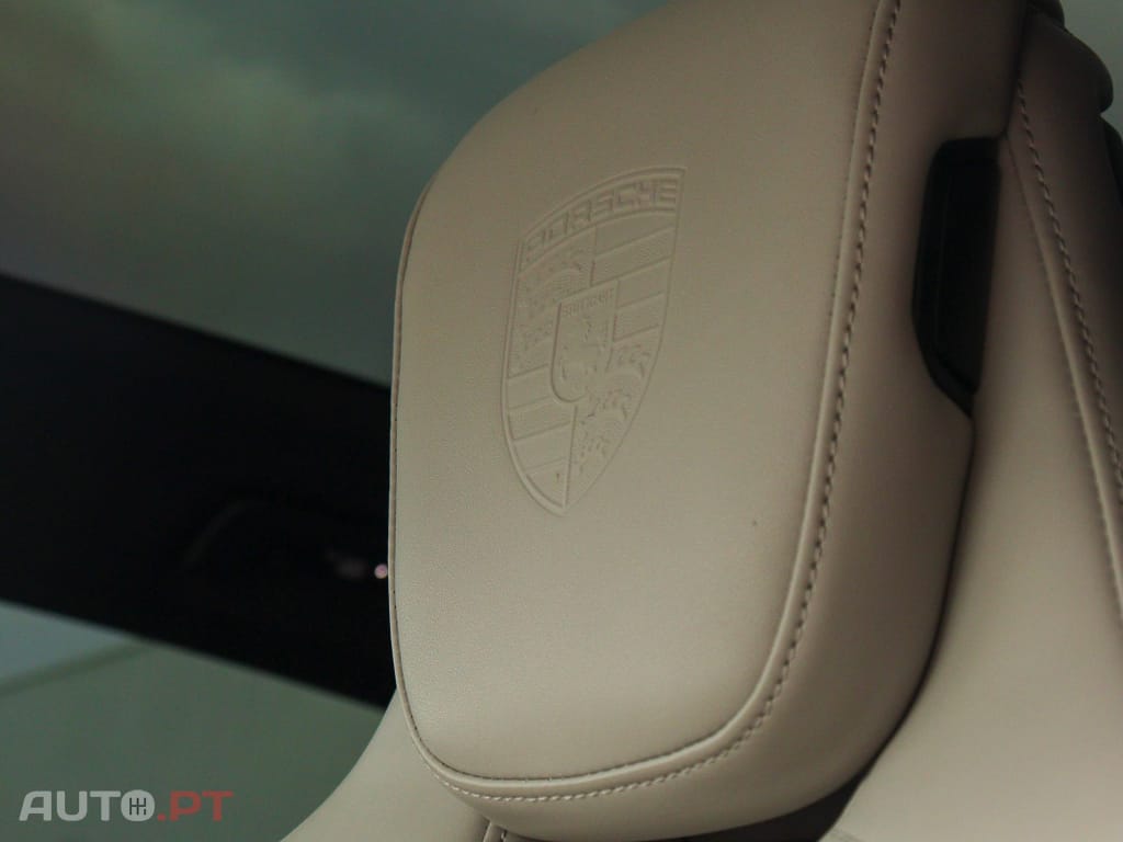 Porsche Taycan 4