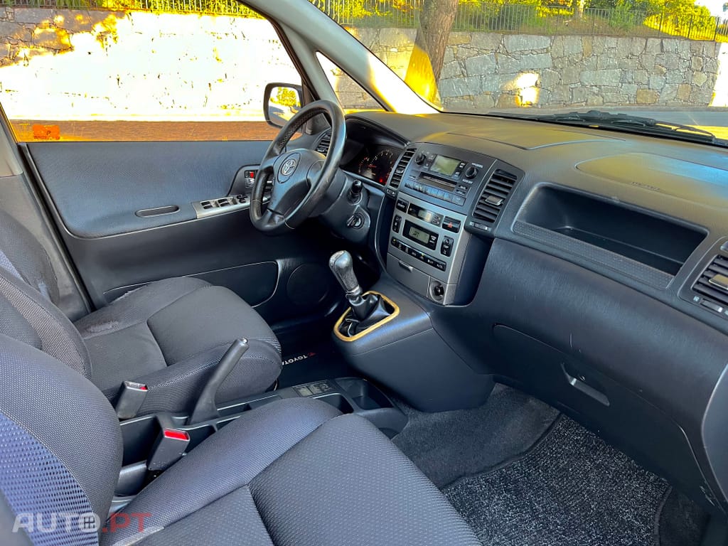 Toyota Corolla Verso 2.0 D-4D Sol