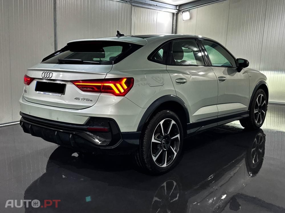 Audi Q3 45 TFSIe S line S tronic