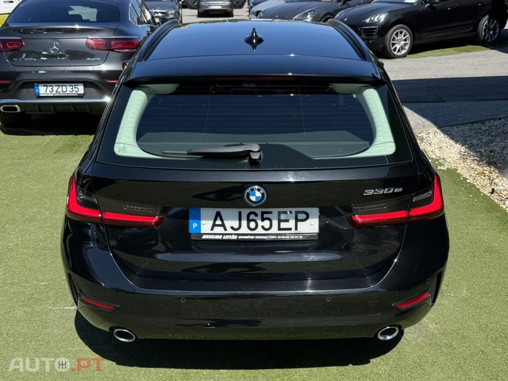 BMW 330 e Touring Auto