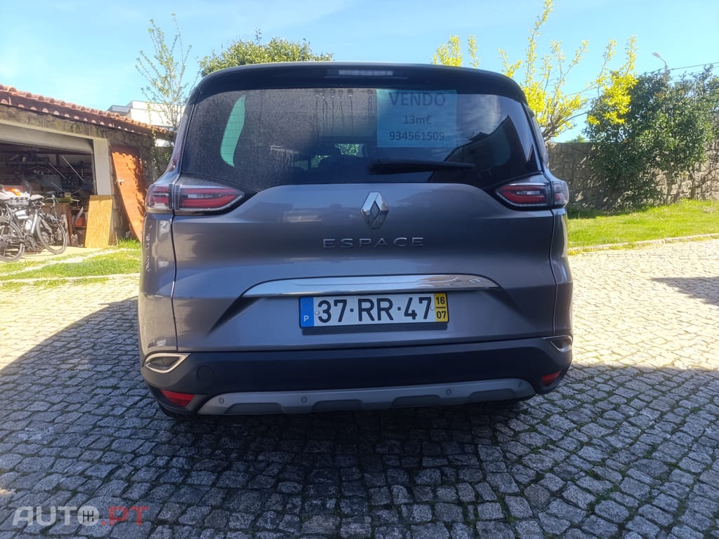 Renault Espace Initial Paris