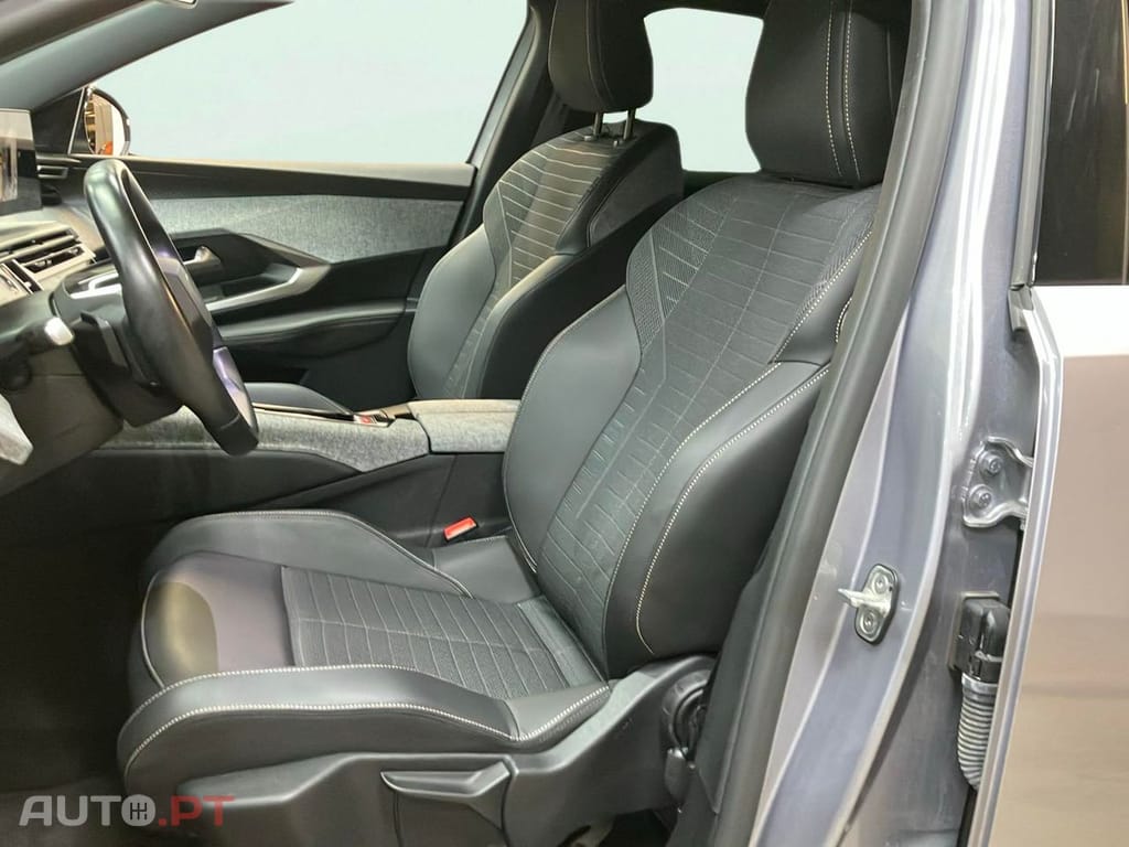 Peugeot 3008 1.2 Hybrid Allure e-DCS6