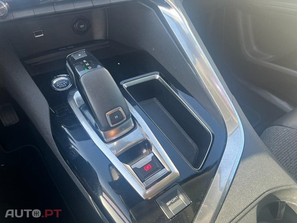 Peugeot 5008 1.5 BlueHDi Allure EAT8