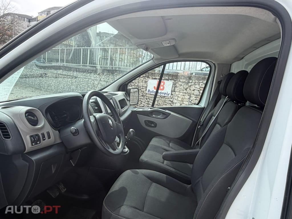 Renault Trafic 1.6 dCI 3LUG c/GPS Iva Dedutível
