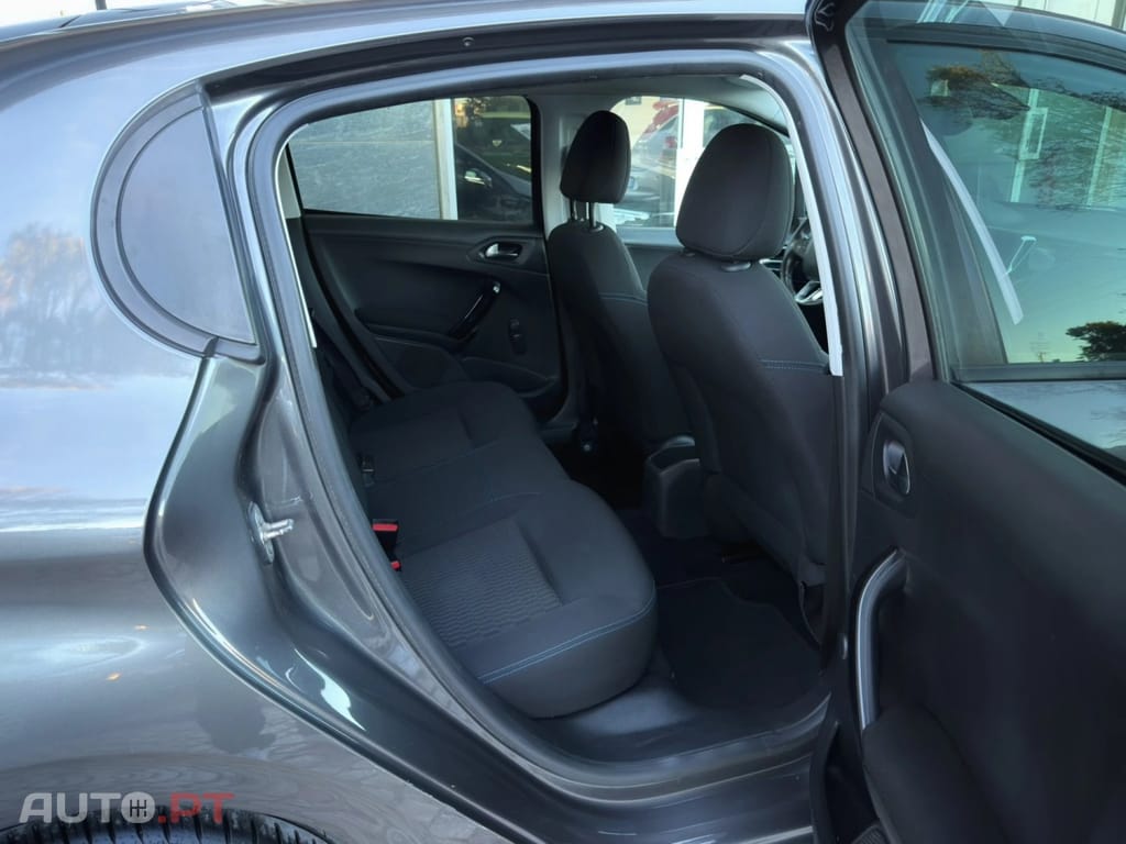 Peugeot 208 1.2 PureTech Style