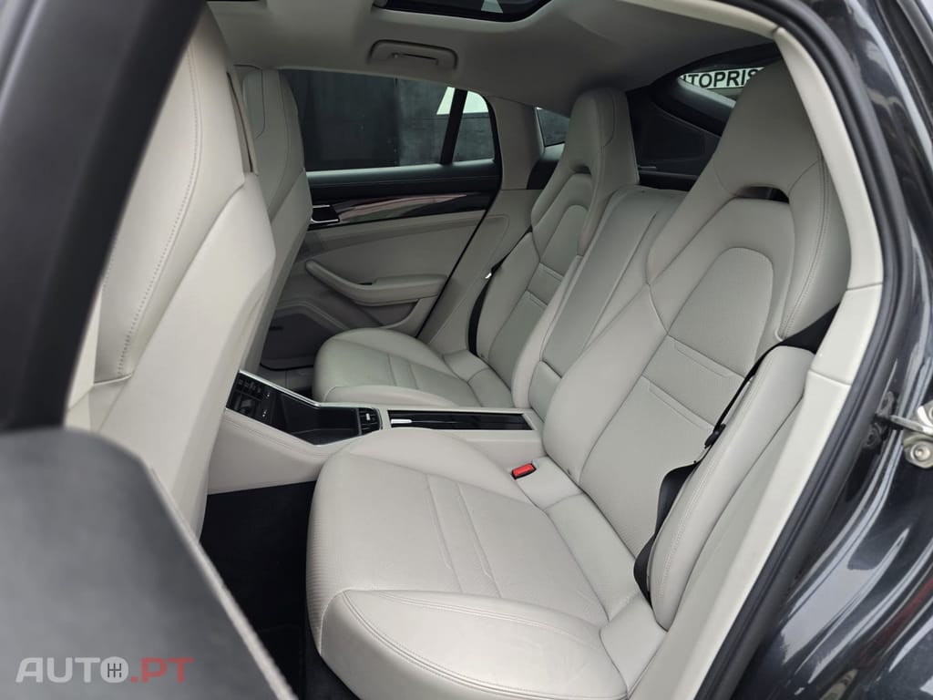 Porsche Panamera 4 E-Hybrid