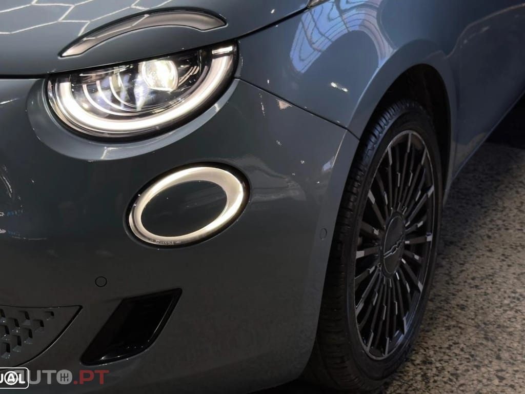 Fiat 500e La Prima