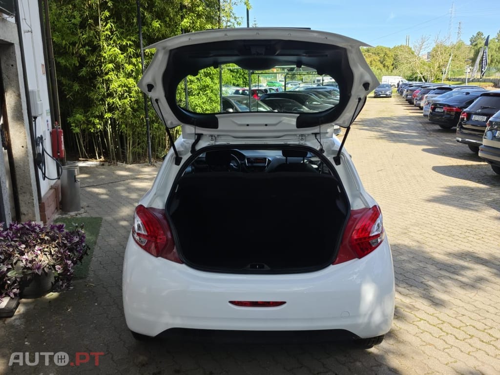 Peugeot 208 1.4 HDi