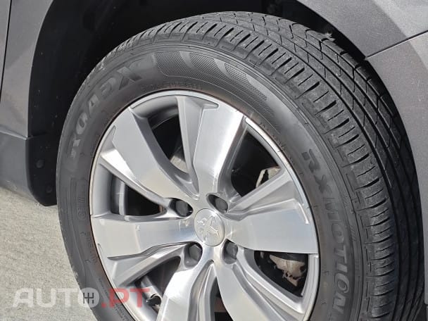 Peugeot 2008 1.2 e-THP Allure