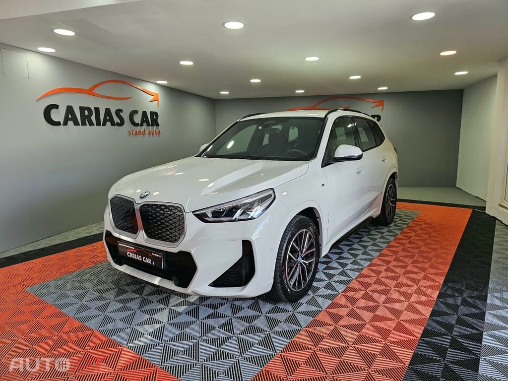 BMW iX1 eDrive20 Edição Desportiva M