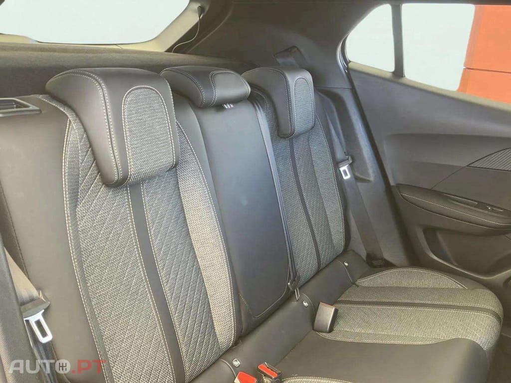 Peugeot 2008 1.2 PureTech Allure