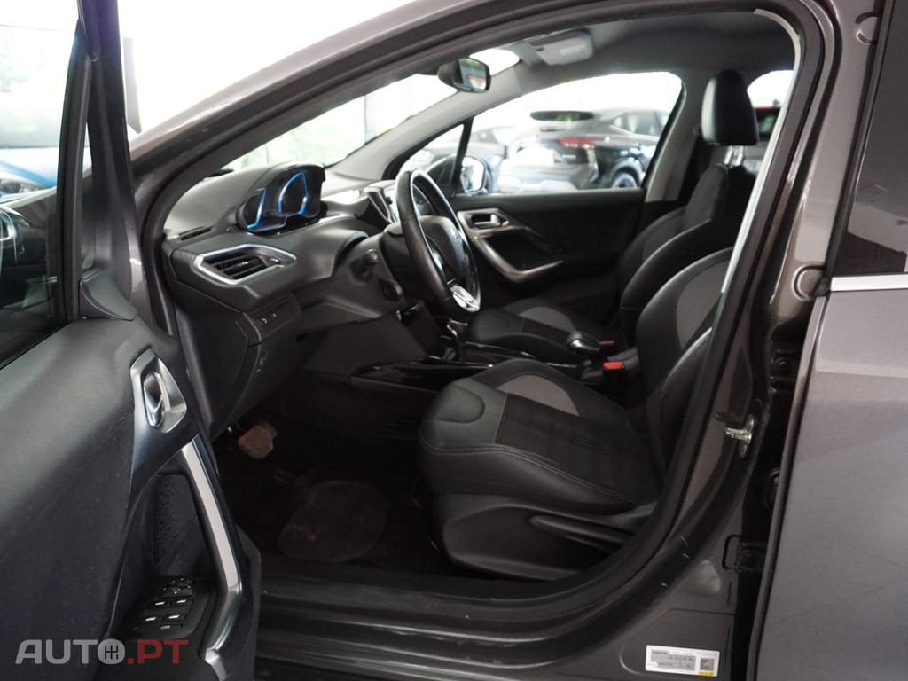 Peugeot 2008 1.2 PureTech Allure EAT6