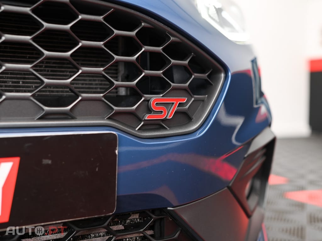 Ford Fiesta 1.5 EcoBoost S&S ST X