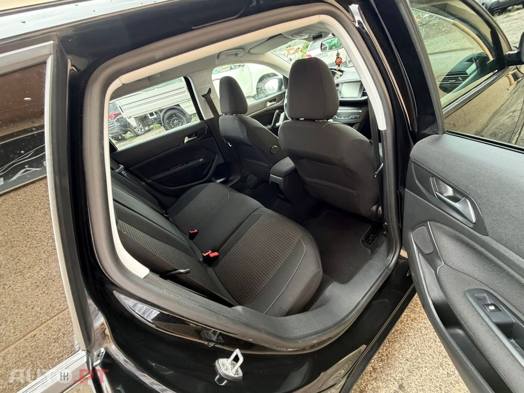 Peugeot 308 SW 1.6 BlueHDi Style J17
