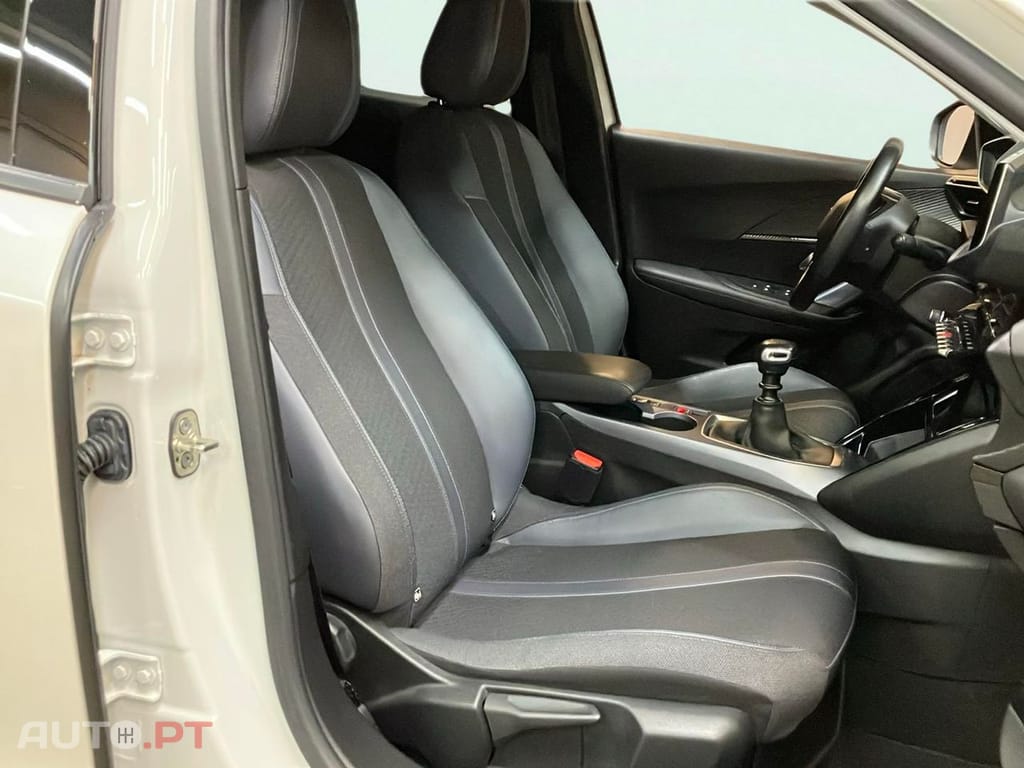 Peugeot 2008 1.2 PureTech Allure