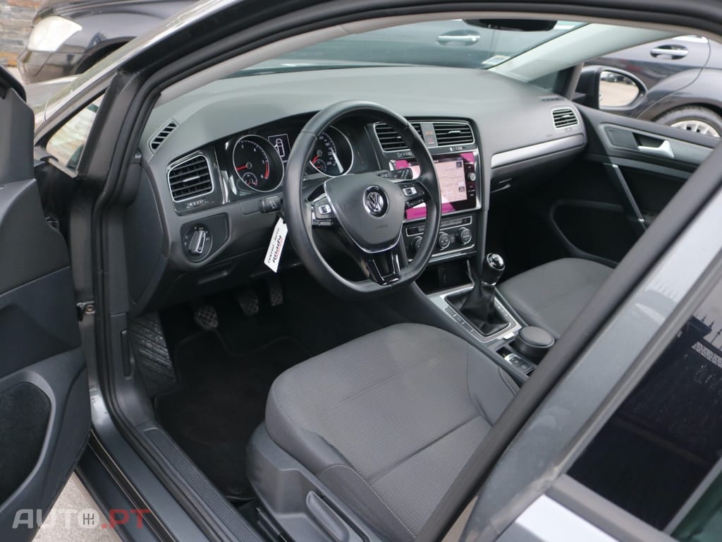 Volkswagen Golf 1.6 TDI Highline
