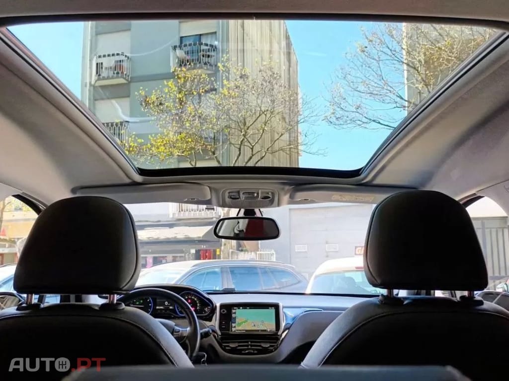 Peugeot 2008 1.2 PureTech Allure