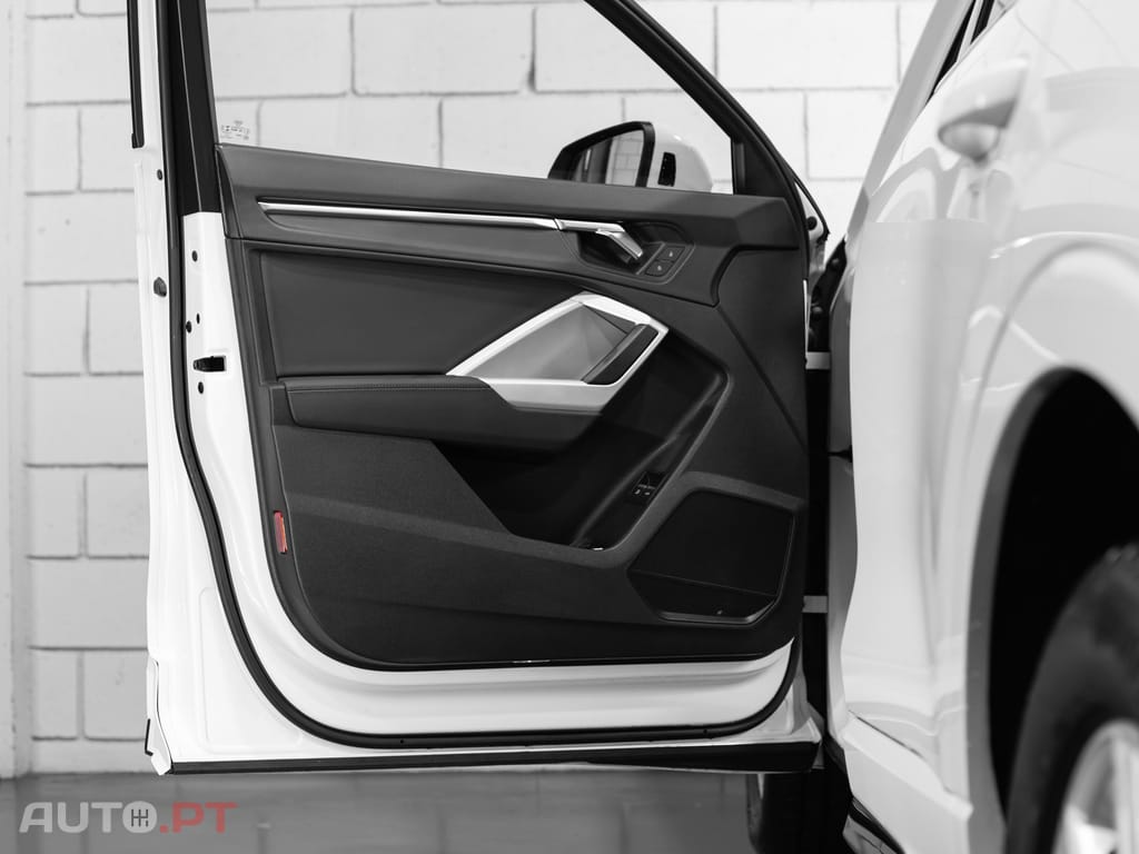 Audi Q3 45 TFSIe S line S tronic