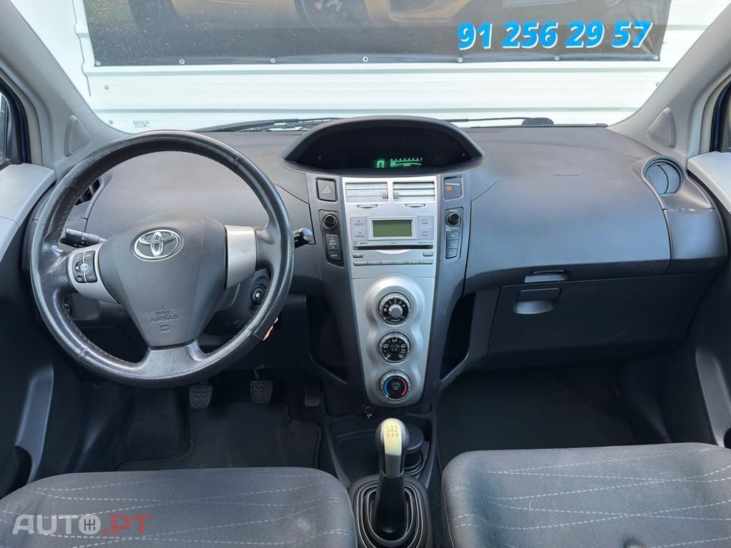 Toyota Yaris 1.0 VVT-i Sol+AC+VSC