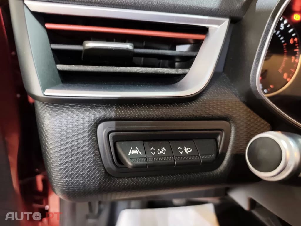 Renault Clio TCe 100 INTENS