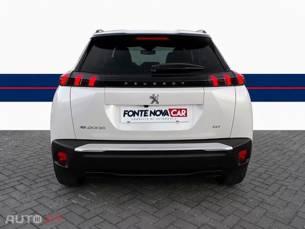 Peugeot e-2008 GT Pack — fotografia 6
