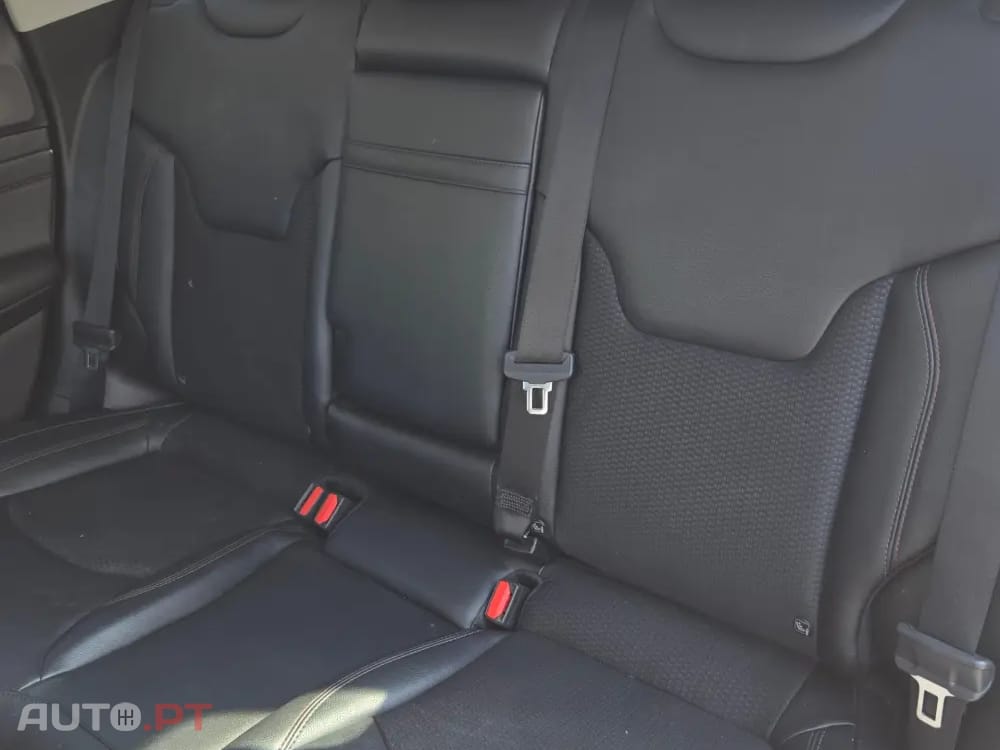 Jeep Compass 1.3 T-GDI 4xe Auto Trailhawk — fotografia 30
