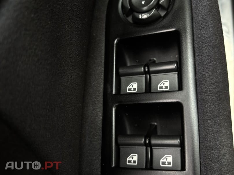 Alfa Romeo 159 1.9 JTD 16V Distinctive — fotografia 18