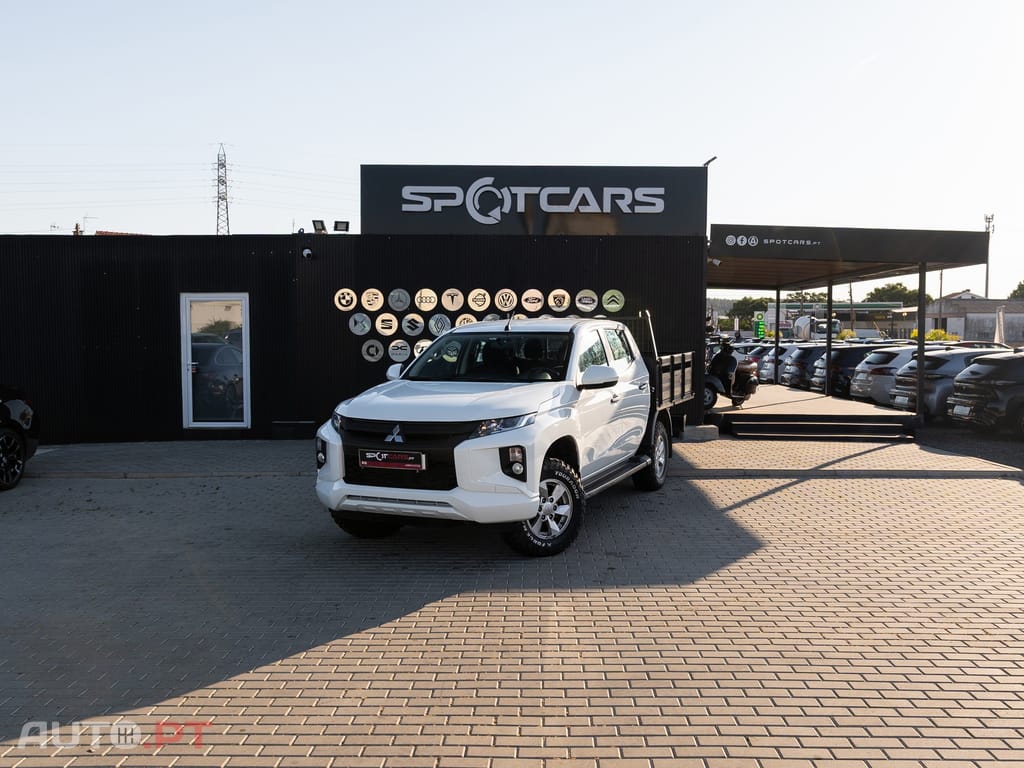 Mitsubishi L200 2.3 DI-D CD Invite 4WD