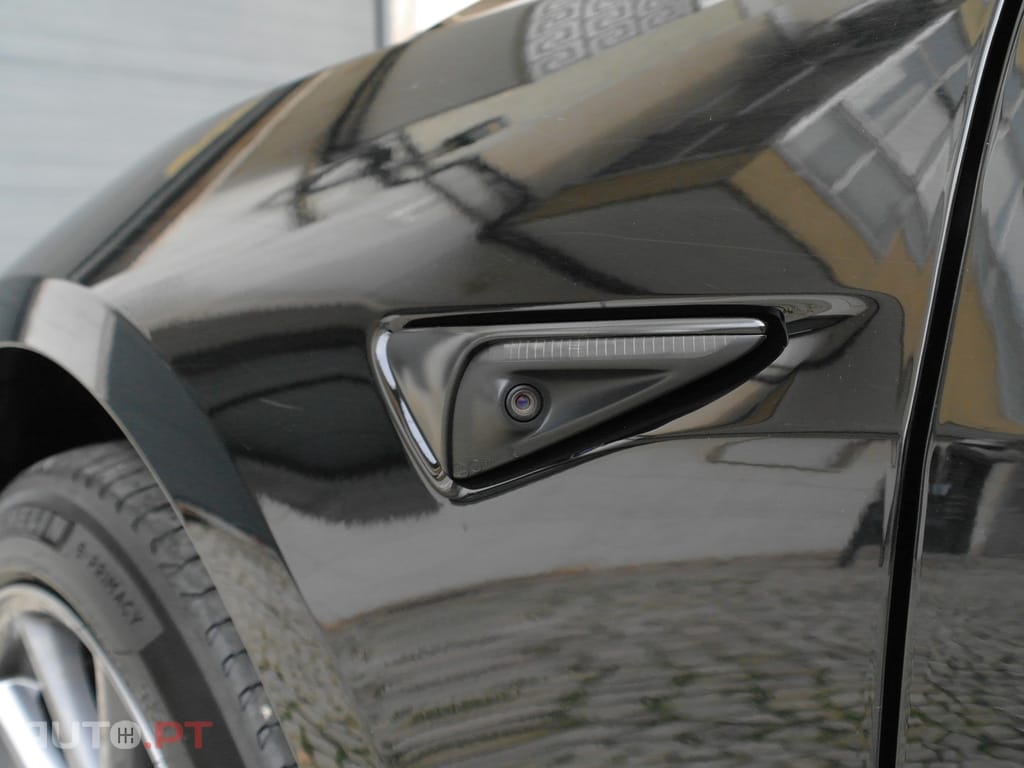 Tesla Model 3 Long Range Tração Traseira