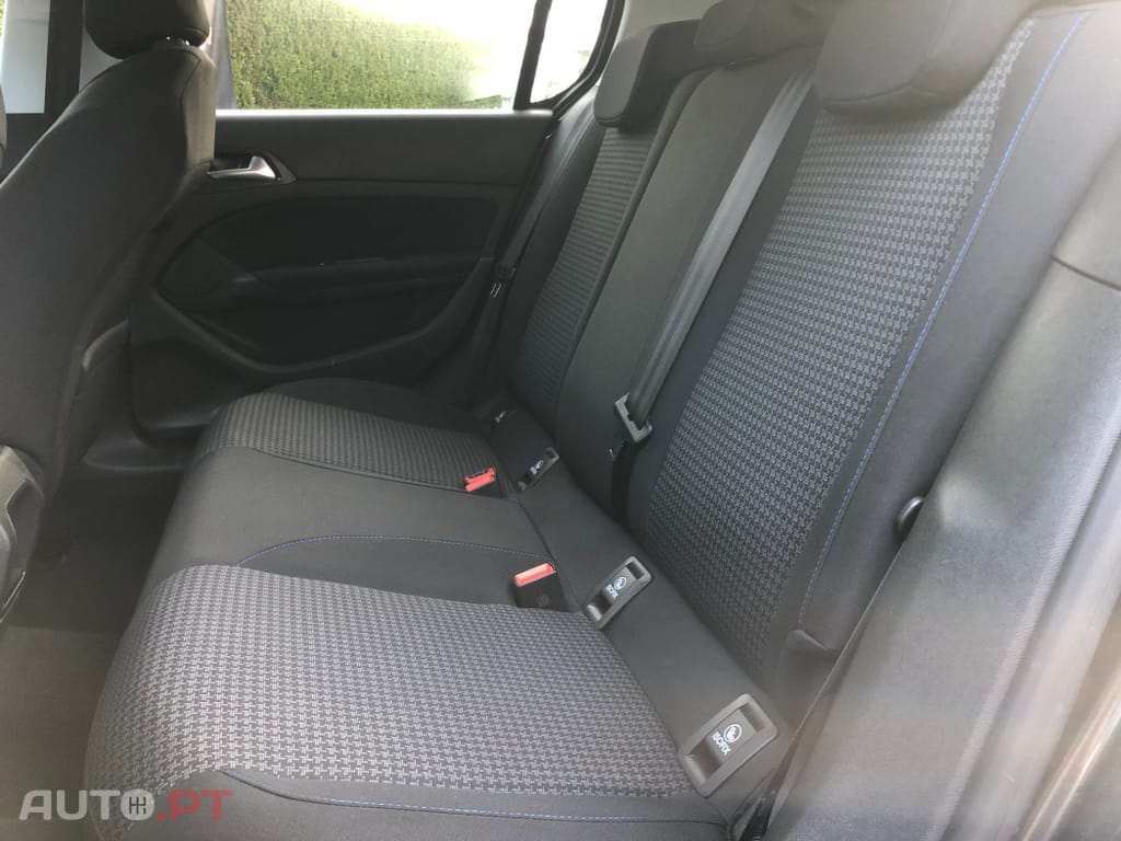 Peugeot 308 1.2 PureTech Business Line