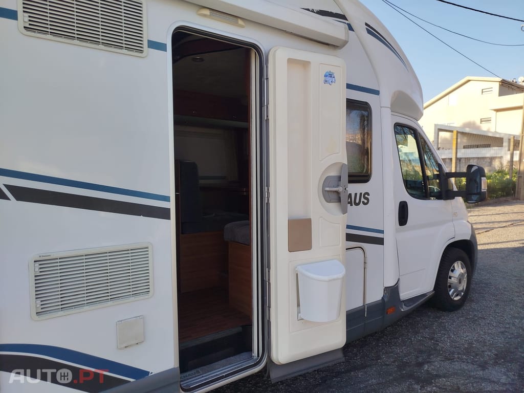 Knaus Südwind Sky wave.  Cama basculante E SUÍTE