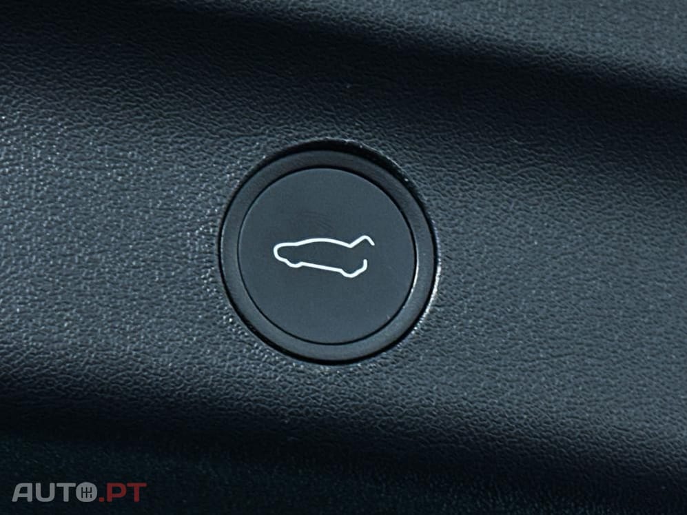 Tesla Model Y Long Range Dual Motor AWD