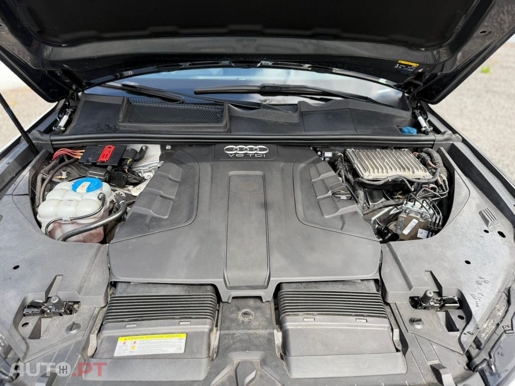 Audi Q7 3.0 TDI quattro tiptronic 7L