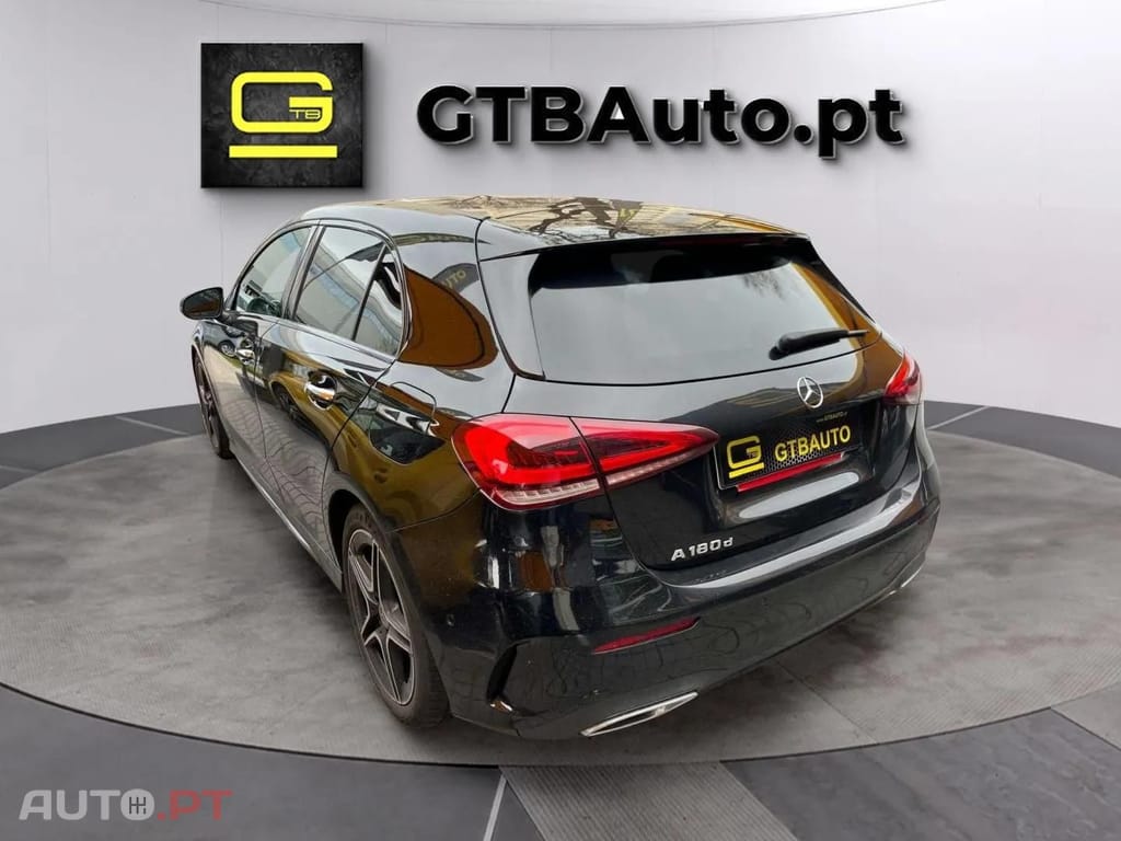 Mercedes-Benz A 180 D Pack Night AMG 