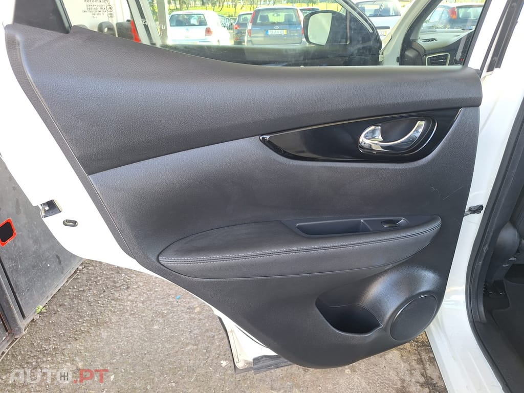 Nissan Qashqai 1.5 dCi Tekna Premium 17 Pack S Pele Preta