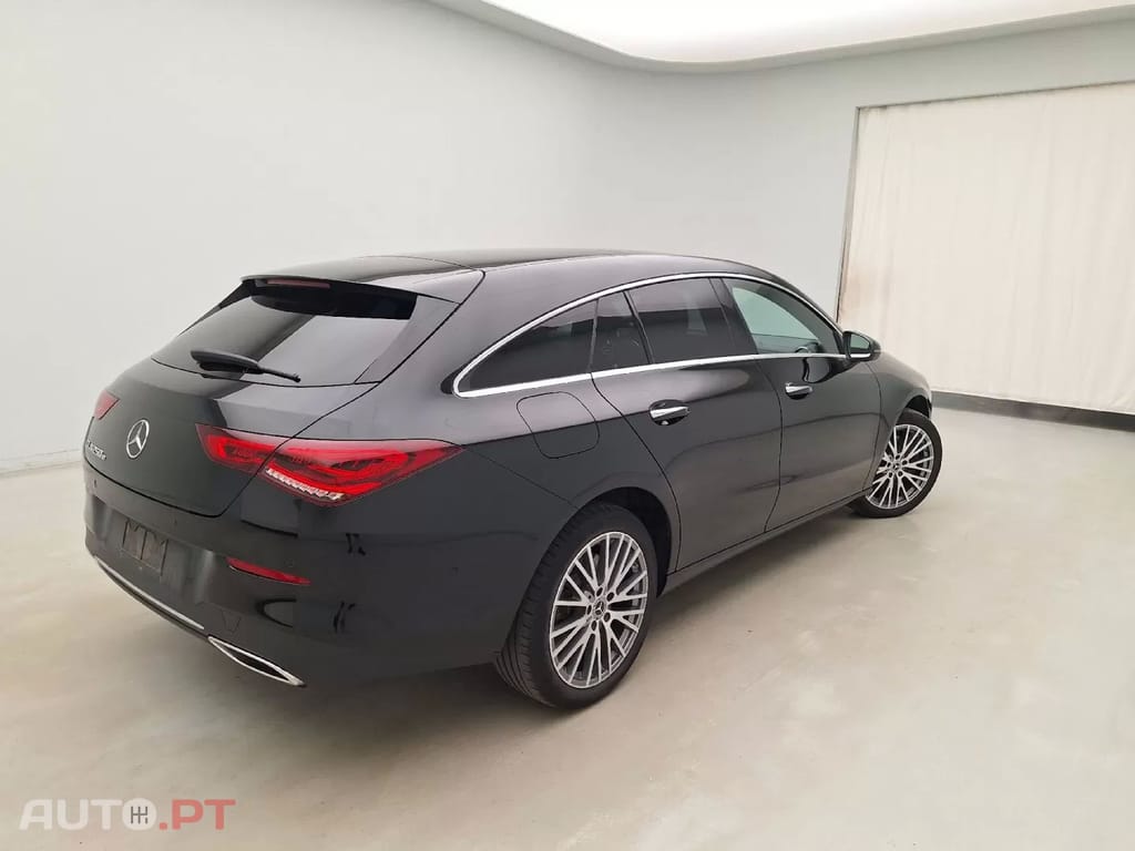 Mercedes-Benz CLA 250 250e Luxury