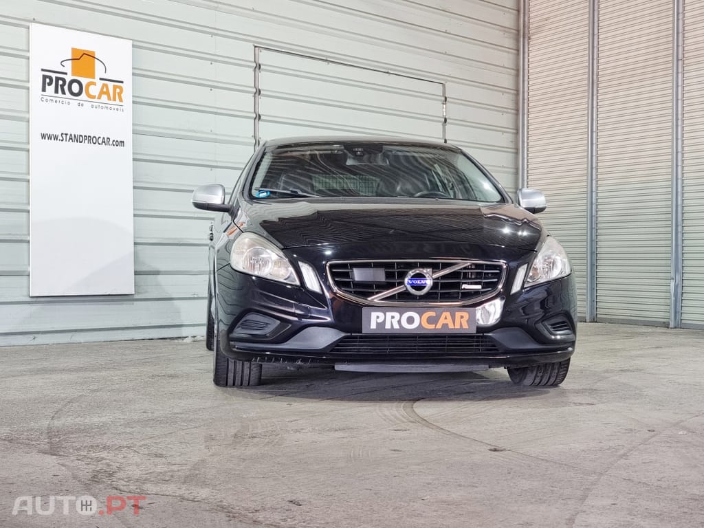 Volvo V60 1.6 D2 R-Design