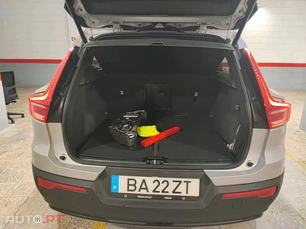 Volvo XC40 1.5 T2 Plus Dark Auto